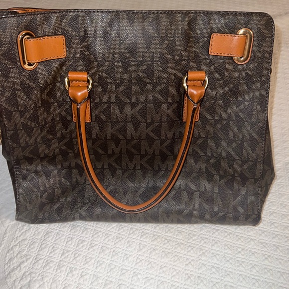 Michael Kors large logo tote purse - Picture 6 of 6
